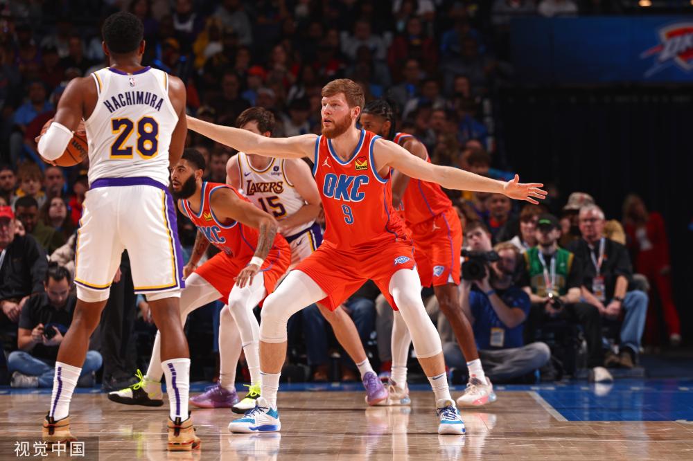 他們努力加 他們努力加